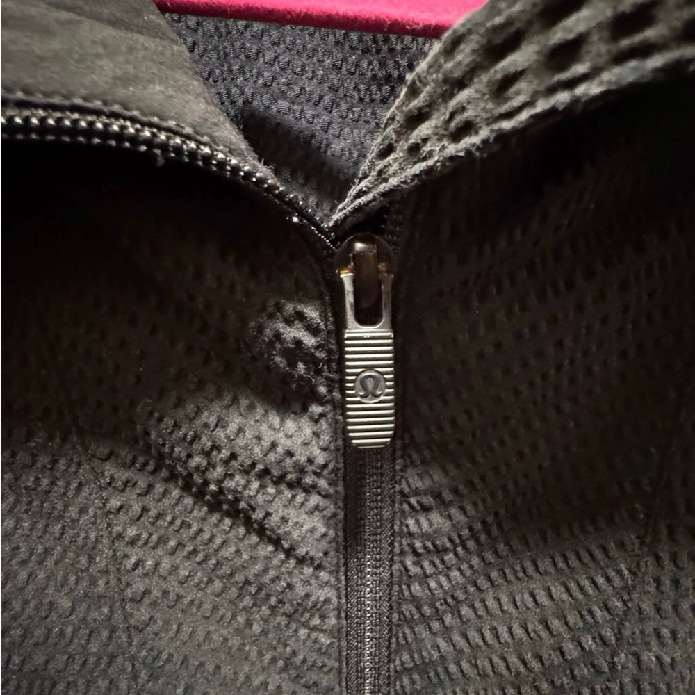 LuLuLemon Quarter-Zip light Jacket - Picture 3 of 4